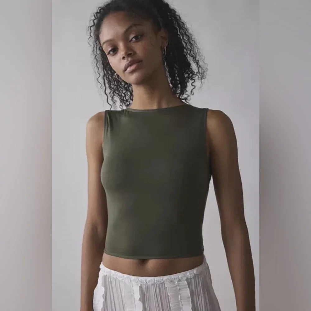 UO Jess Keyhole Open-Back Muscle Tank - Picture 2 of 3